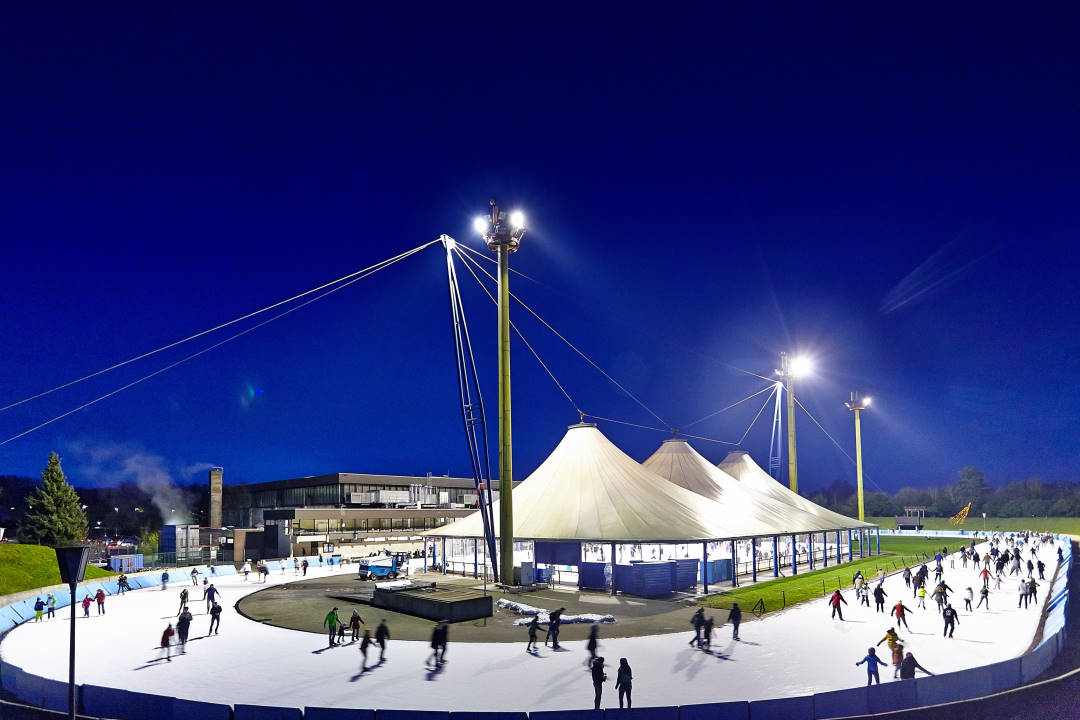 Eissportzentrum in Grefrath - Hotel Haus Am Rieth in Nettetal Lobberich hotel-haus-am-rieth-hotel-in-nettetal-lobberich-eissporthalle-grefrath